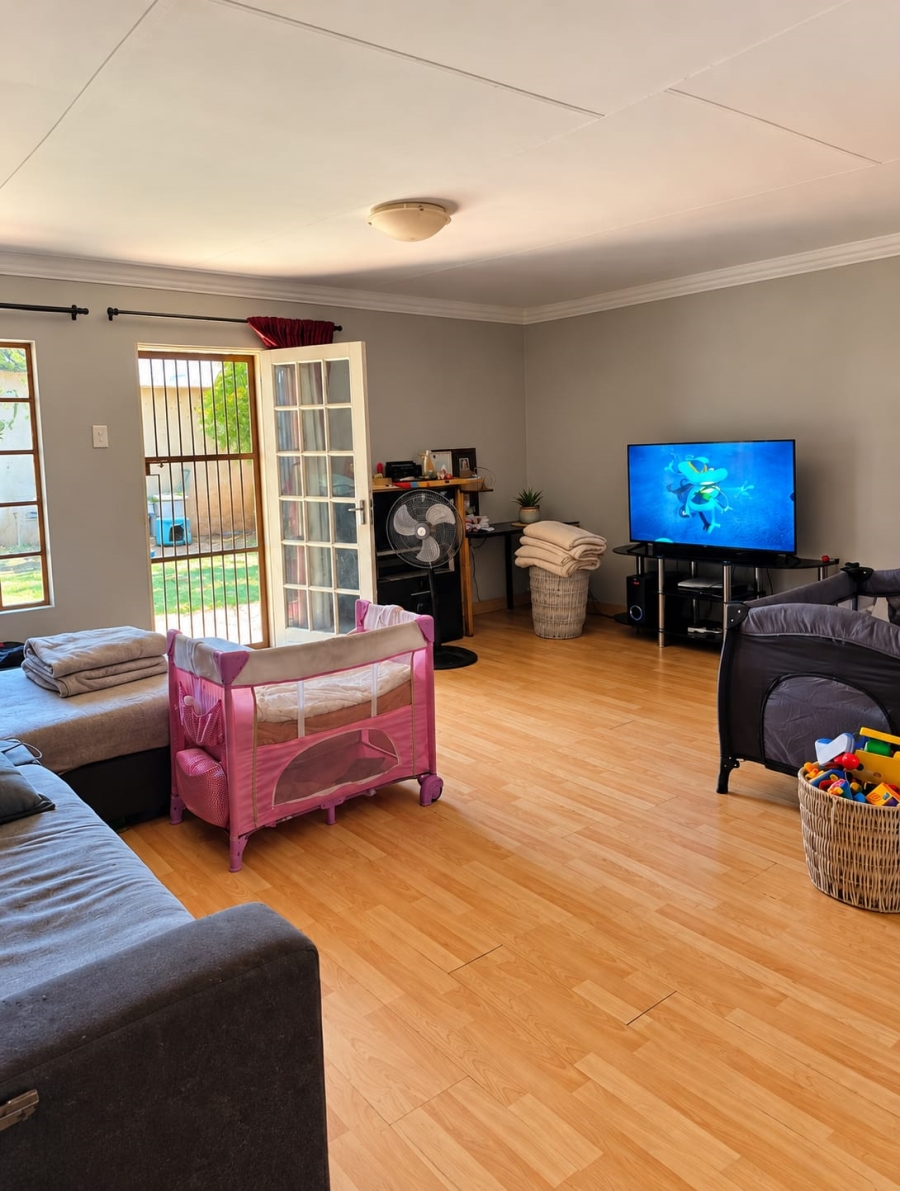 To Let 2 Bedroom Property for Rent in Melodie North West